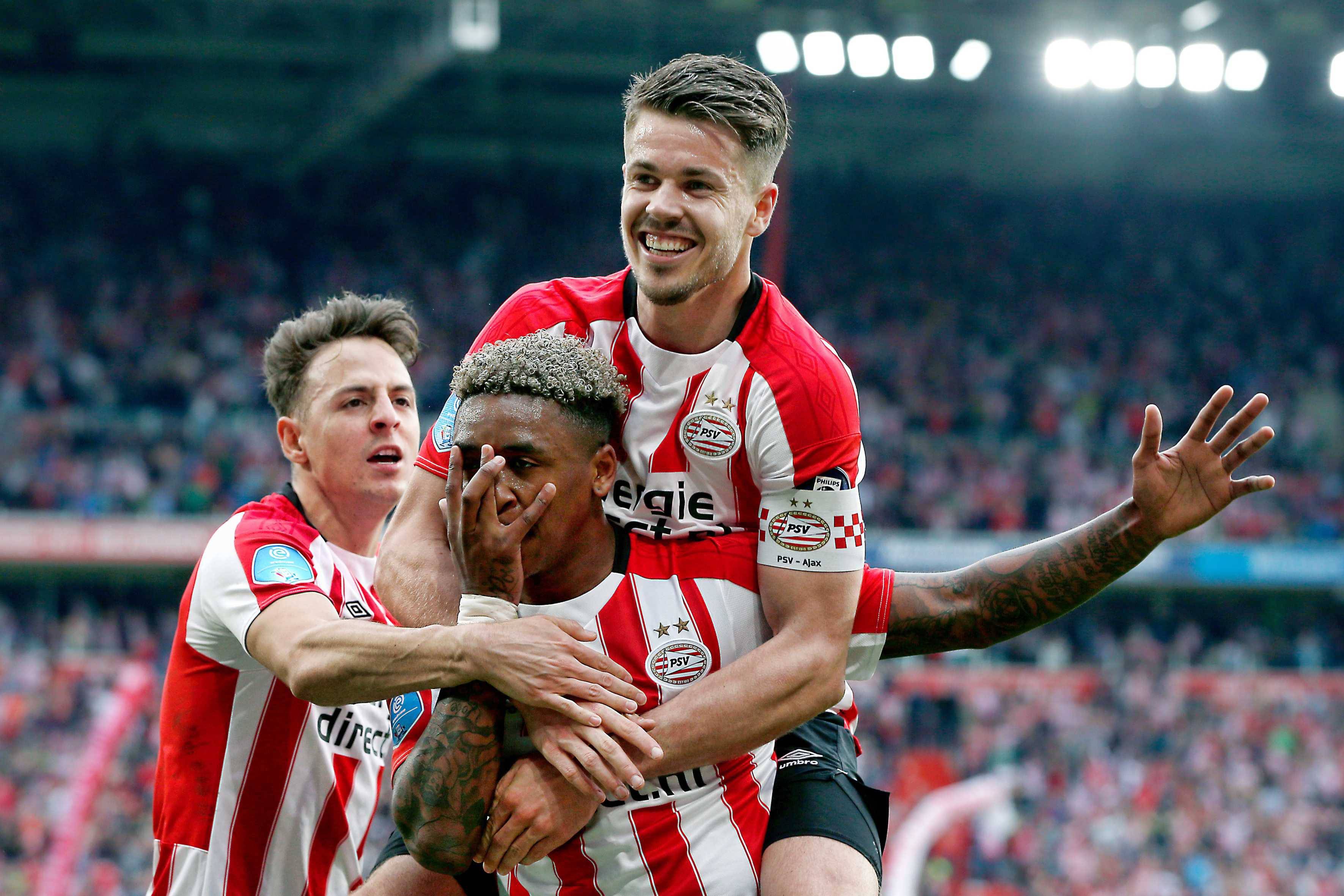 阿贾克斯击败费耶诺德，荷甲领先优势继续扩大