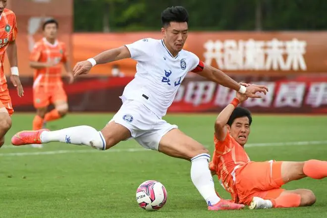 重庆队客场不敌江苏苏宁，遭遇连败的简单介绍