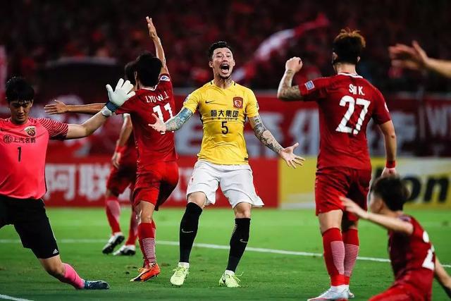 匈牙利国脚复出后立即助球队扳平比分的简单介绍