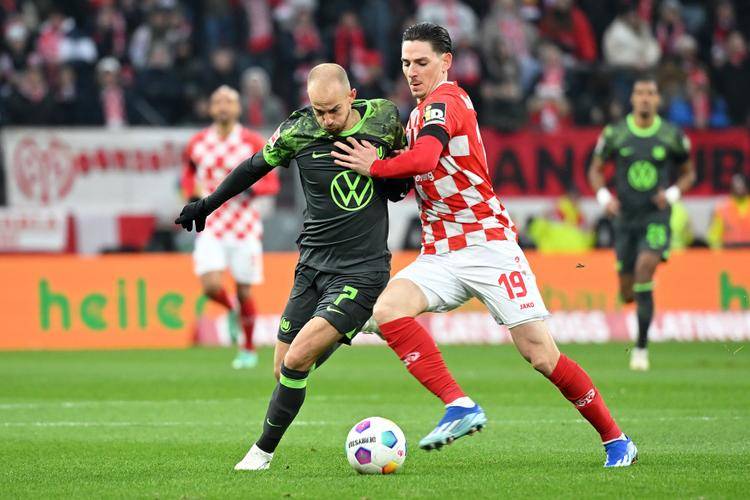 拜仁慕尼黑客场大破对手，实现轻松胜利的简单介绍