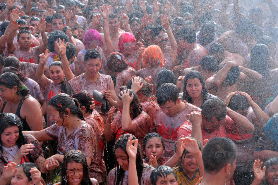 哥伦比亚火热冲锋，铁血不畏挑战激战半场的简单介绍