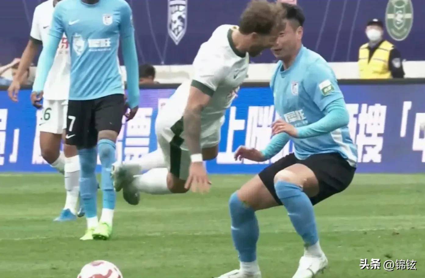 大连一方客场势如破竹，战胜天津泰达