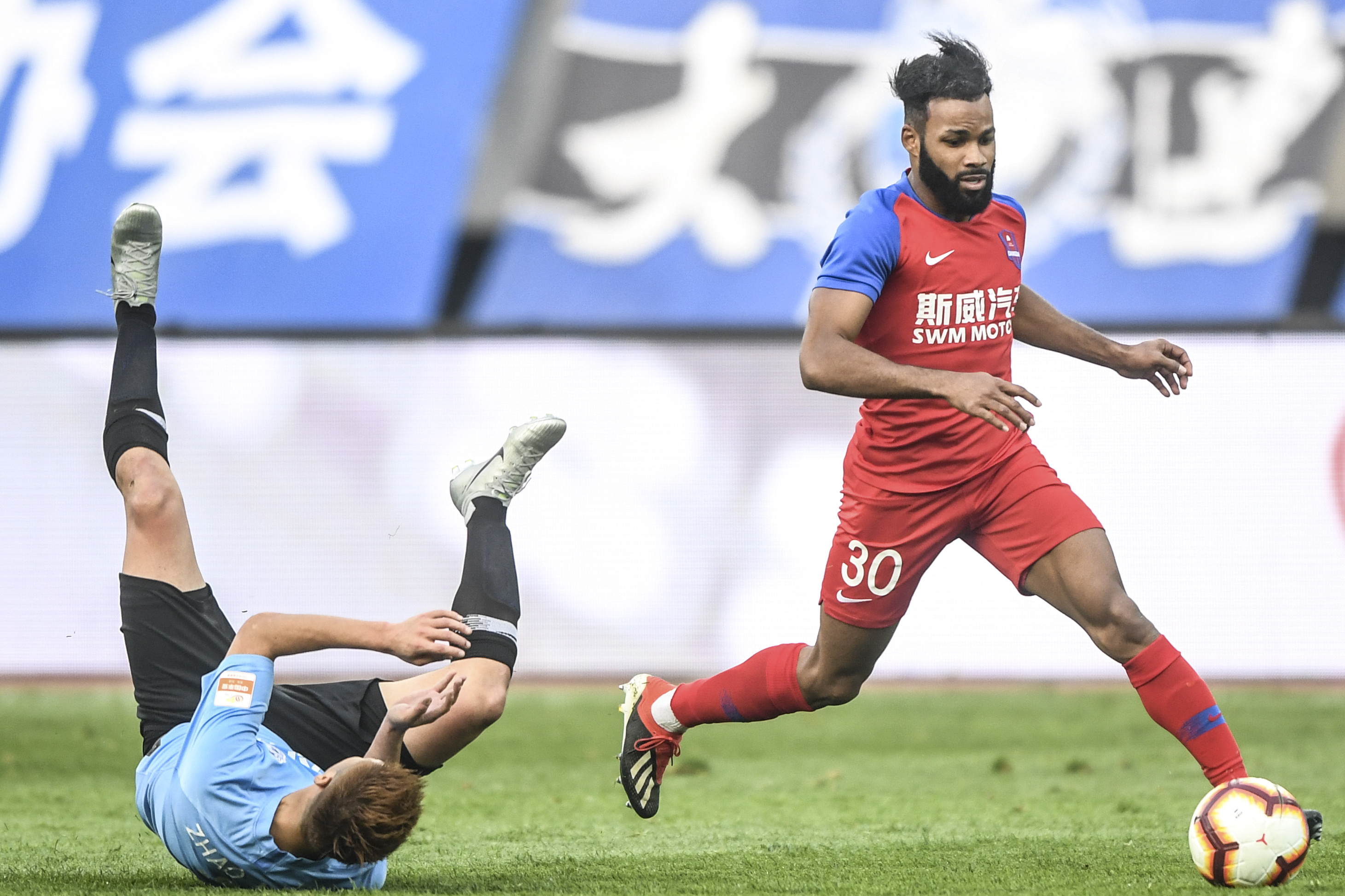 大连一方惨败！主场惨遭球血洗，堪称灭队的简单介绍