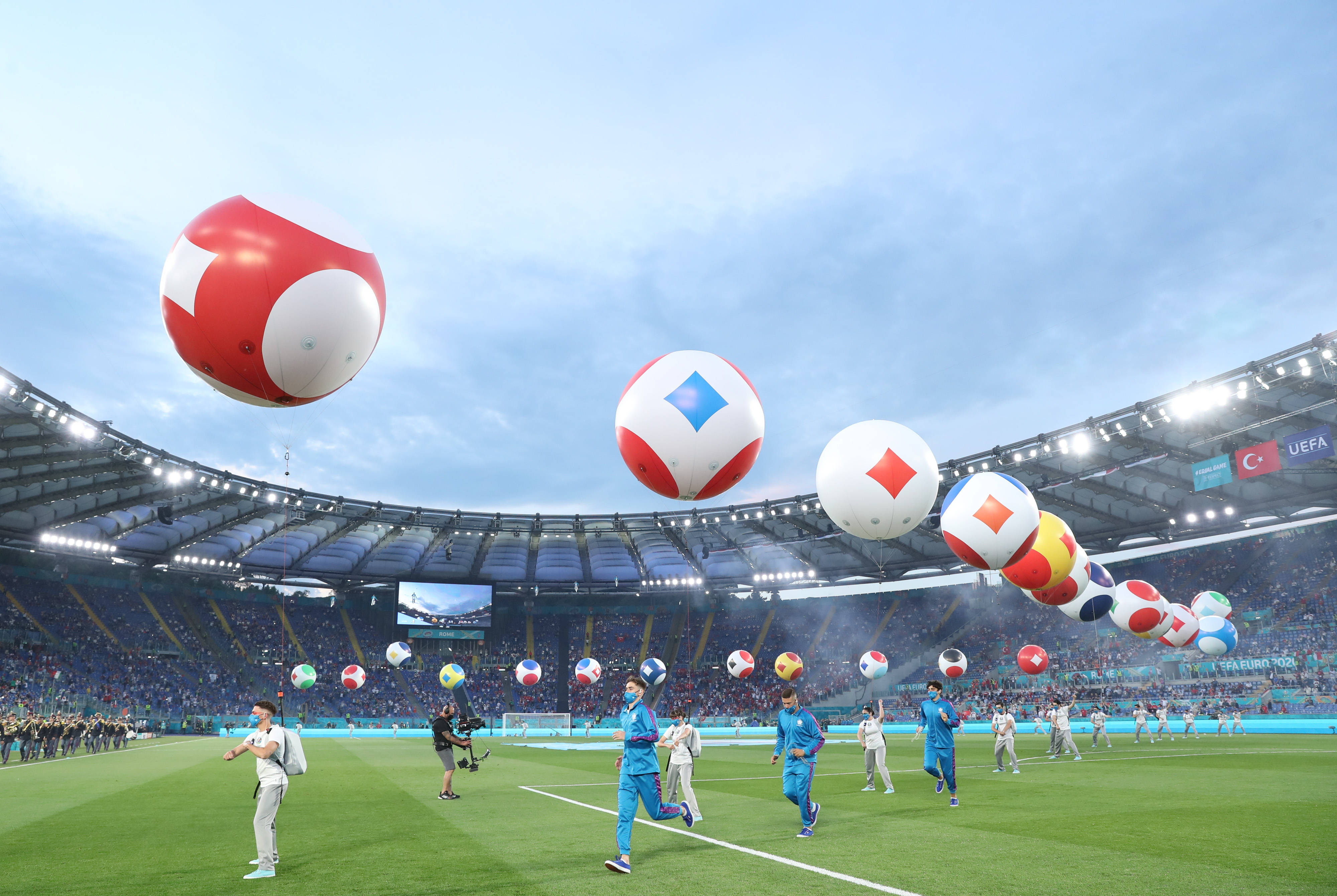 精彩绝伦的足球联赛，胜负将现定胜负的简单介绍