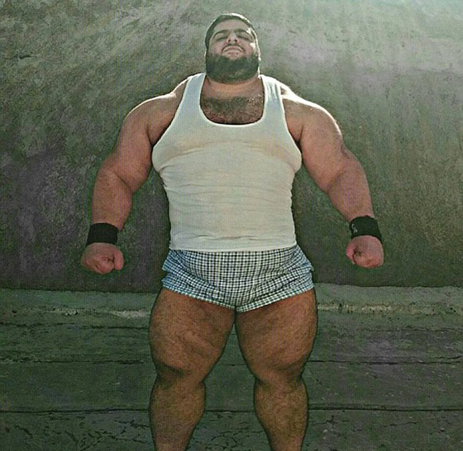 举重比赛：伊朗选手圆满结束