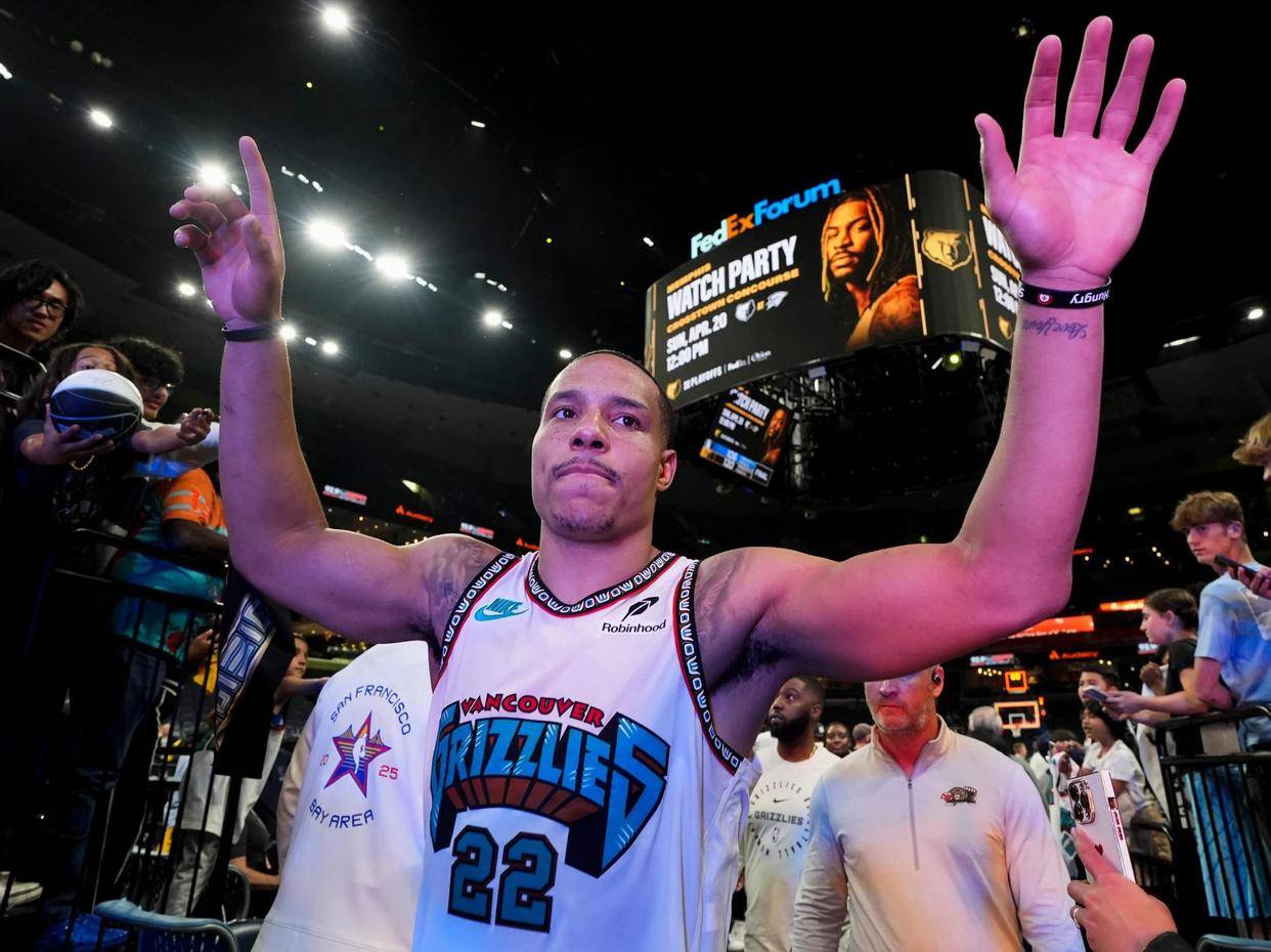 包含灰熊新秀闪耀赛场，展现实力的词条